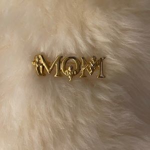 Vintage Gold MOM PIn.   BL/BL